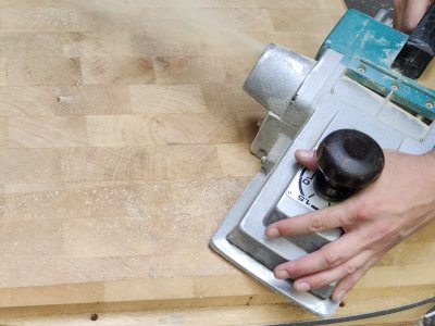 Instandsetzung und Abrichtung von Hackblöcken