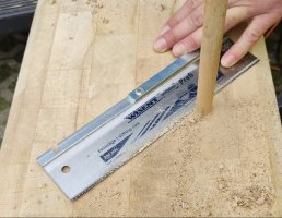 Ausbesserung einer Schadstelle an einem Hackblock