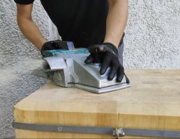 Abrichtarbeiten und Oberflächeninstandsetzung eines Hackblocks